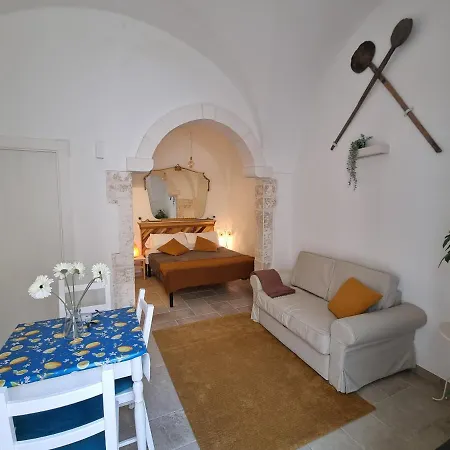 Biancostuni 66 Apartament